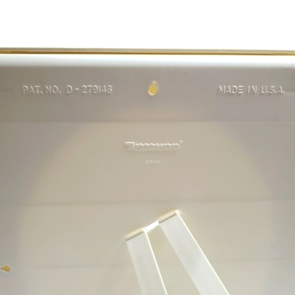 Vintage plastic Tupperware large 10 X 12 Picture frame - Picture 4 of 8